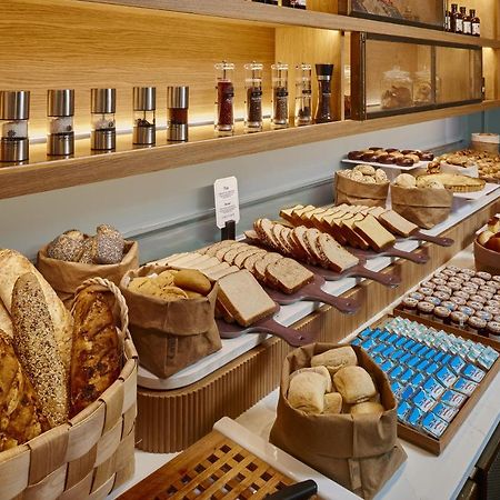 Palacio De Aviles Affiliated By Melia Ngoại thất bức ảnh Bread and pastry at a buffet