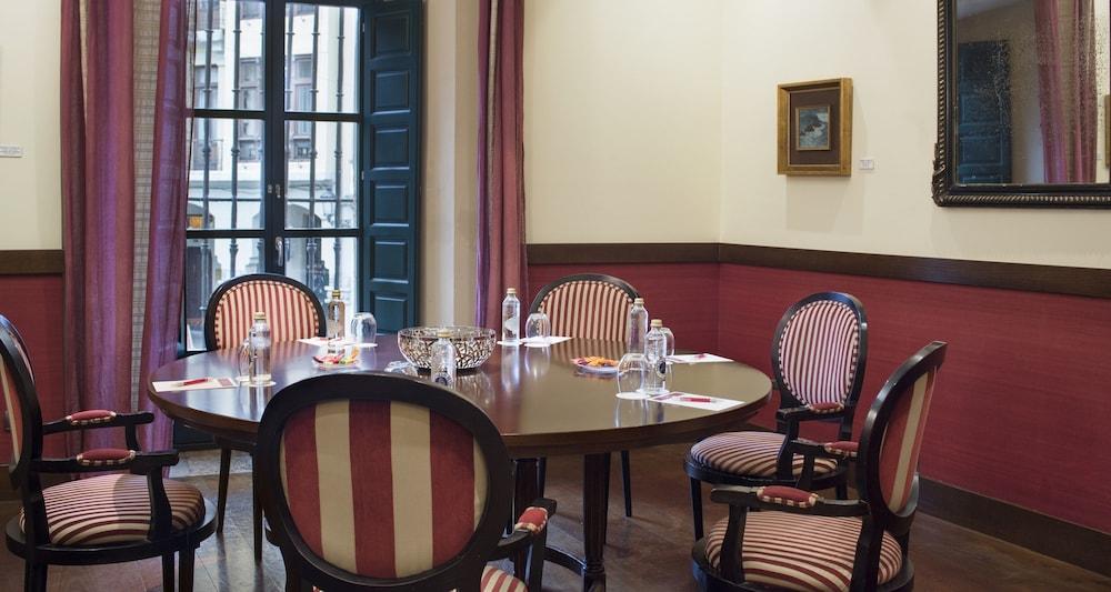 Palacio De Aviles Affiliated By Melia Ngoại thất bức ảnh The boardroom