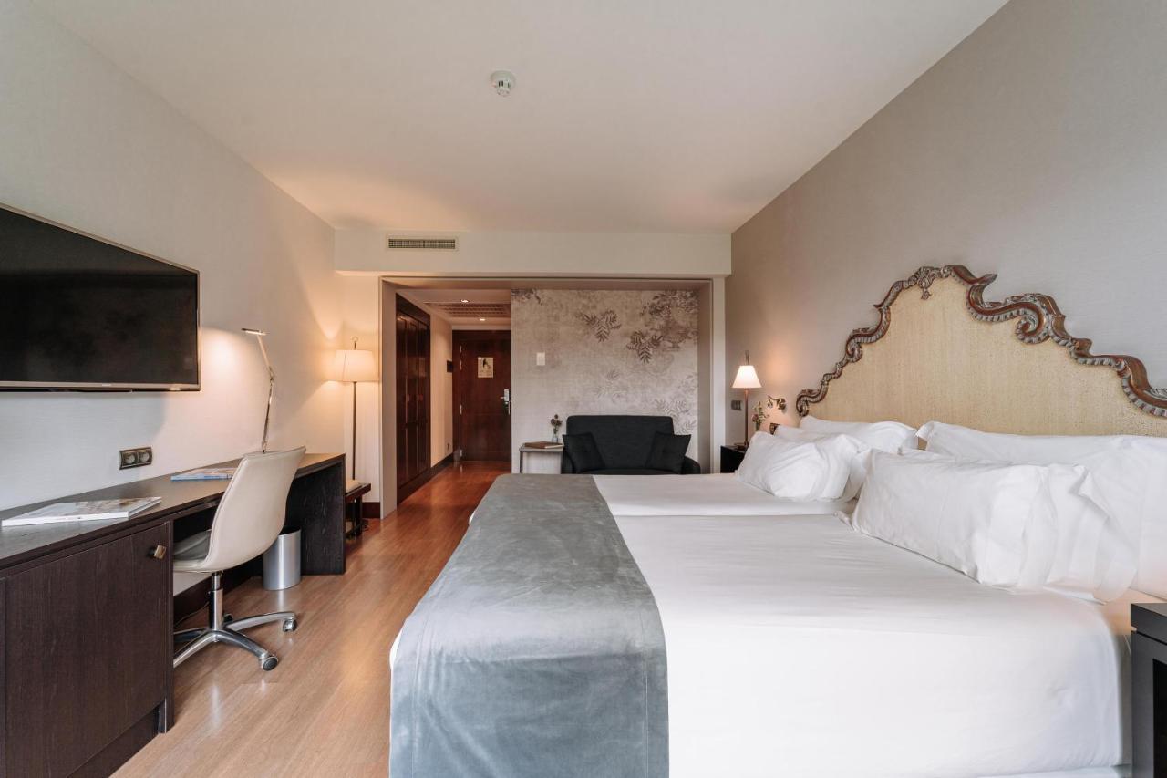 Palacio De Aviles Affiliated By Melia Ngoại thất bức ảnh A room at the hotel
