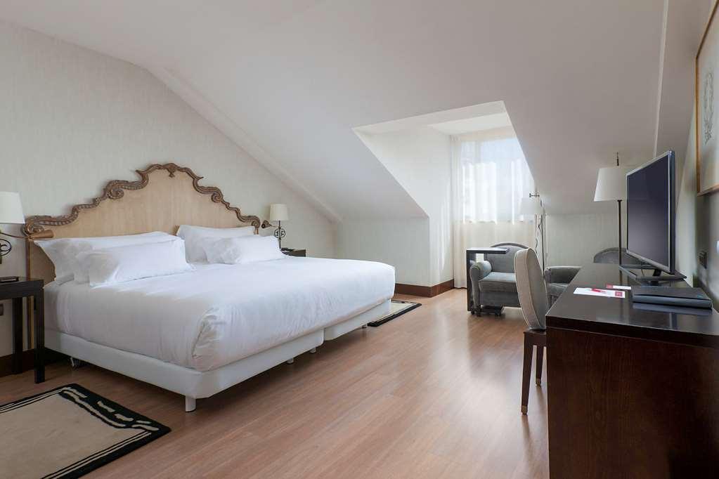 Palacio De Aviles Affiliated By Melia Phòng bức ảnh A room at the Hotel Palace Madrid